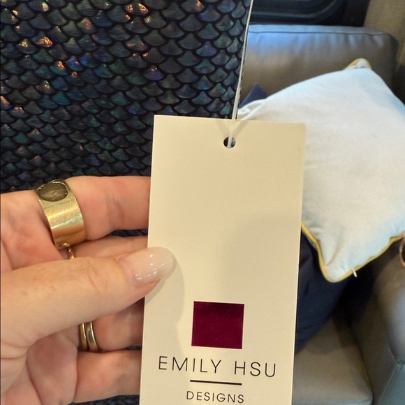 NWT Emily HSU designs Holographic Scale Pattern Leggings size Large - Picture 3 of 5